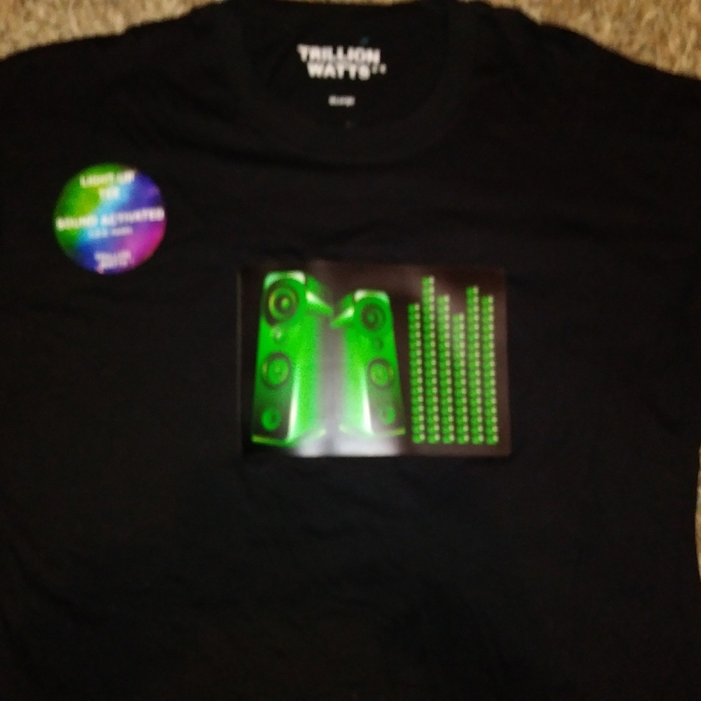 NWT! Men's Light & Sound Activated Tee